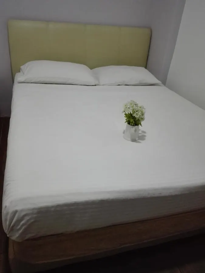 Tonight Hotel Hostel George Town 2*,